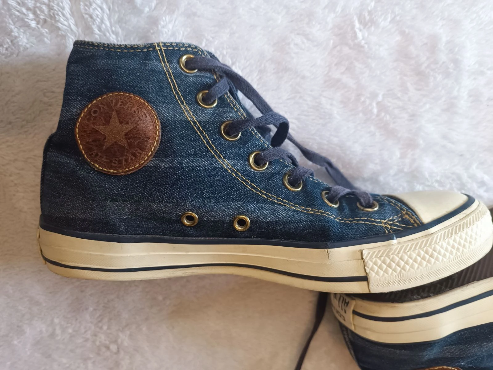 Pair of Converse All Star Chuck Taylor size 38 in very good condition in denim – photo 5